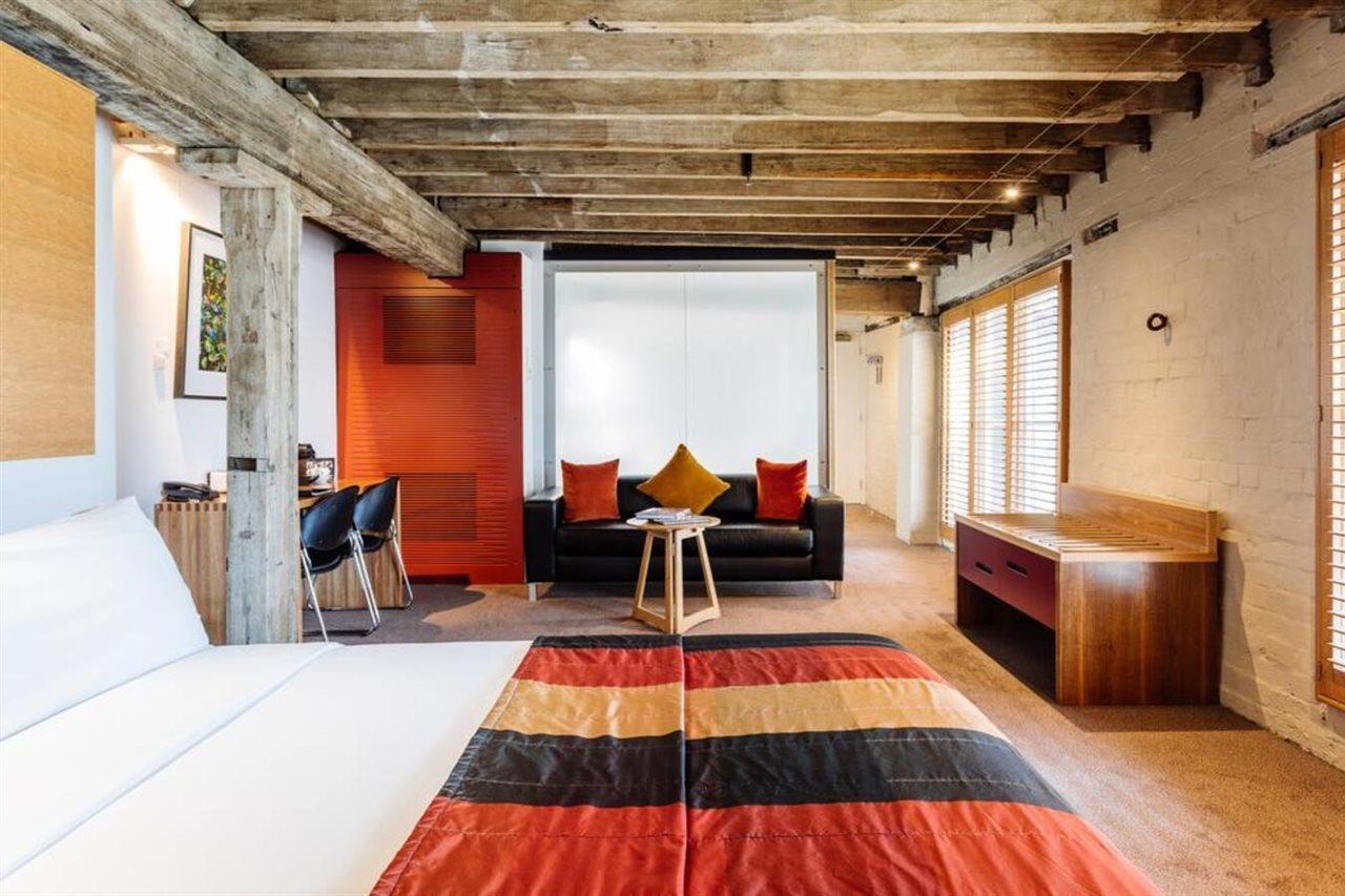 The Henry Jones Art Hotel Гобарт Екстер'єр фото The interior of a one-bedroom apartment at the hotel