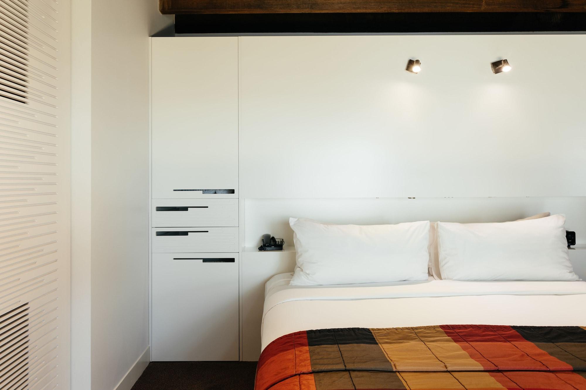 The Henry Jones Art Hotel Гобарт Екстер'єр фото A bedroom at the hotel