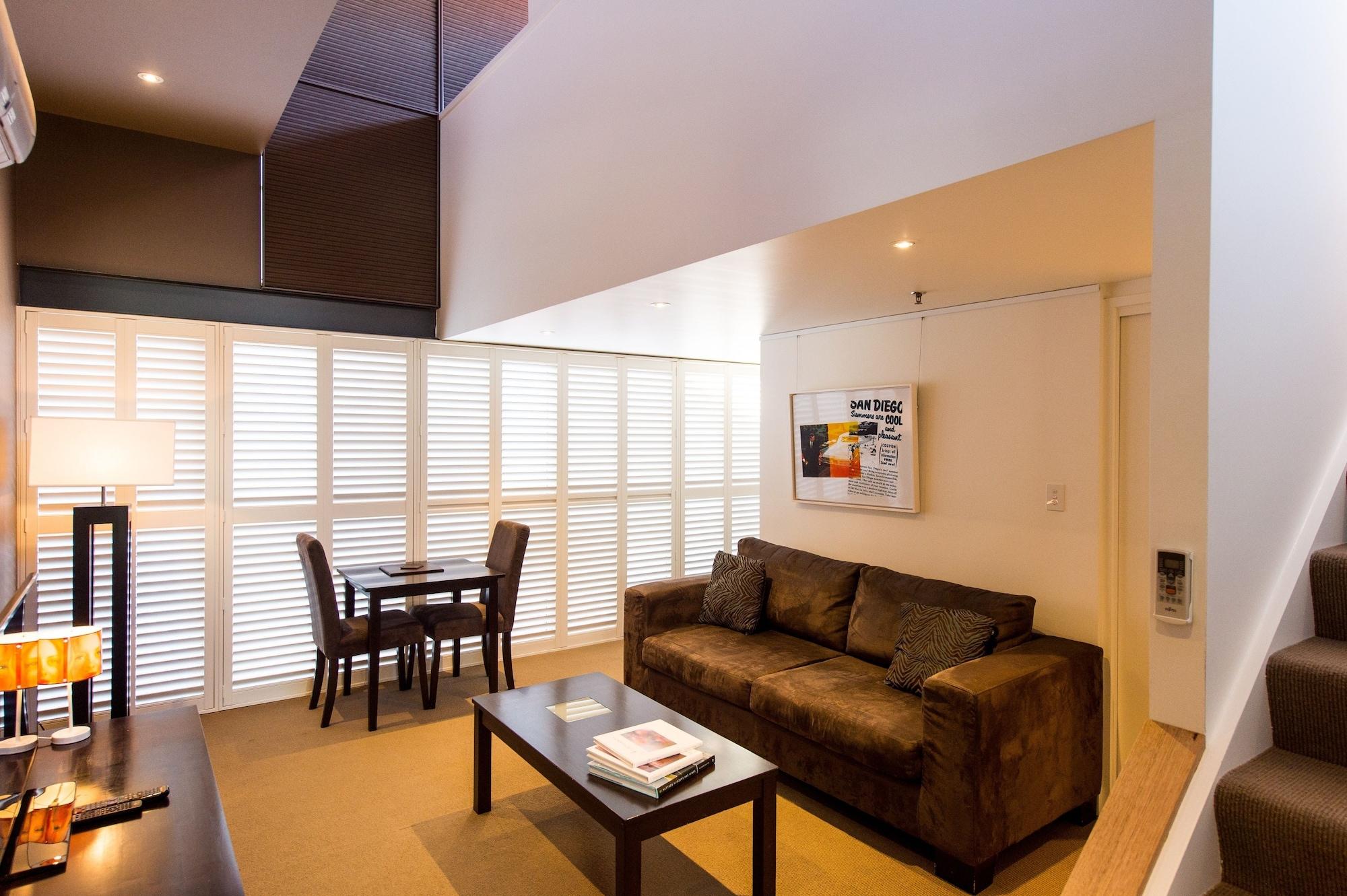 The Henry Jones Art Hotel Гобарт Екстер'єр фото A living room in a typical apartment