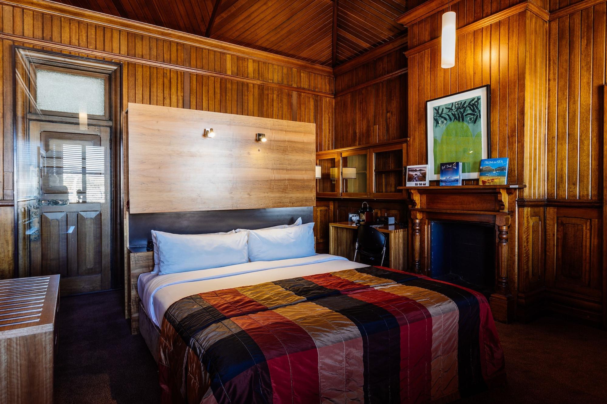 The Henry Jones Art Hotel Гобарт Екстер'єр фото A room at the hotel