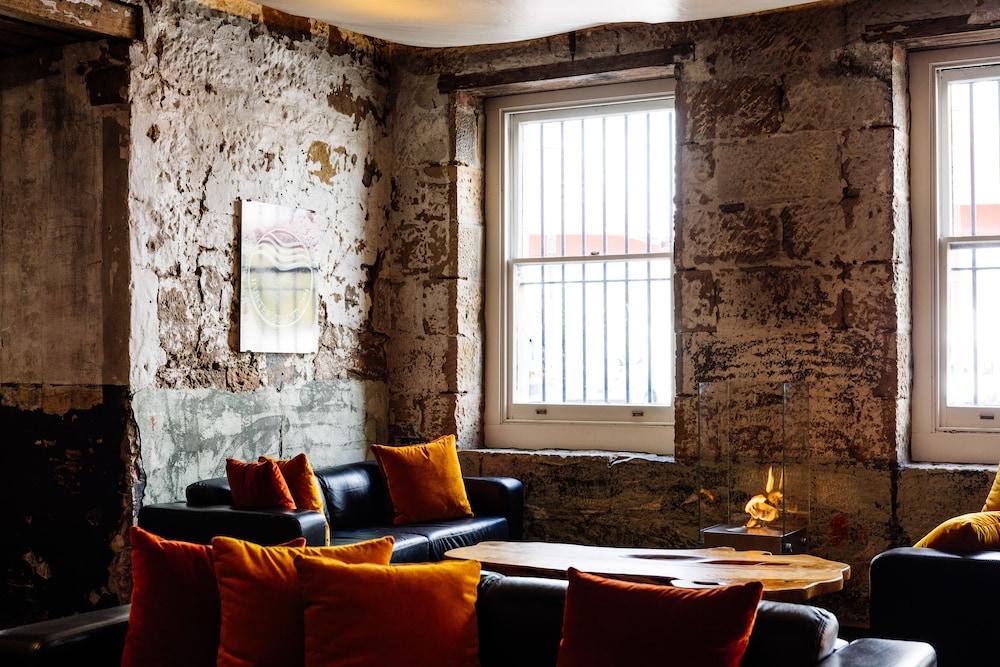 The Henry Jones Art Hotel Гобарт Екстер'єр фото The interior of the Old Dispensary