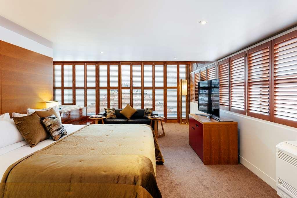 The Henry Jones Art Hotel Гобарт Номер фото A bedroom at the hotel