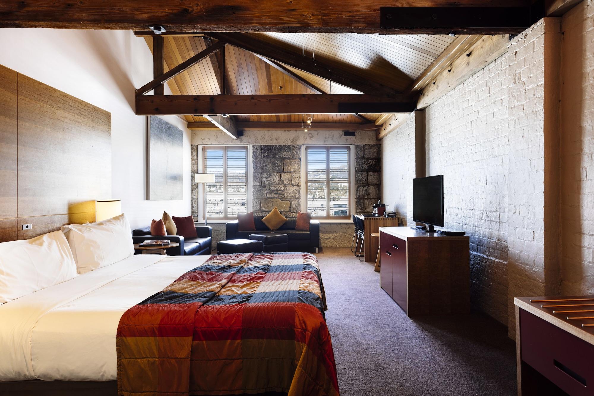 The Henry Jones Art Hotel Гобарт Екстер'єр фото A room at the Hotel