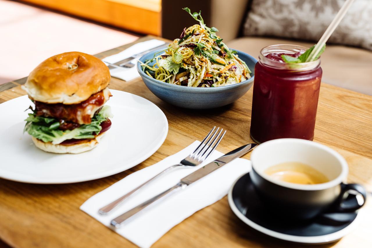 The Henry Jones Art Hotel Гобарт Екстер'єр фото A meal at the restaurant