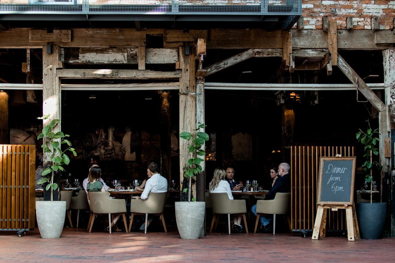 The Henry Jones Art Hotel Гобарт Екстер'єр фото The exterior of the restaurant in 2019