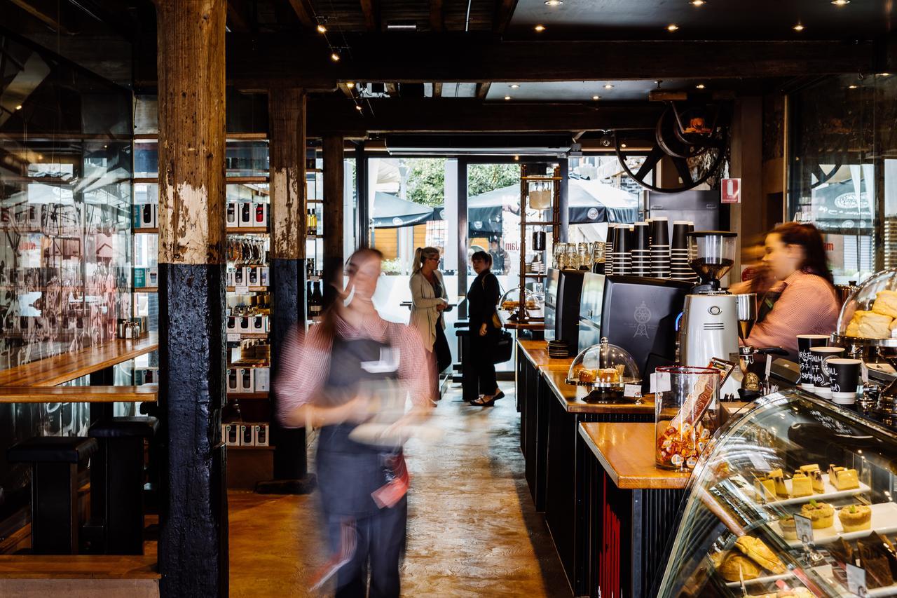 The Henry Jones Art Hotel Гобарт Екстер'єр фото The interior of a typical Starbucks store